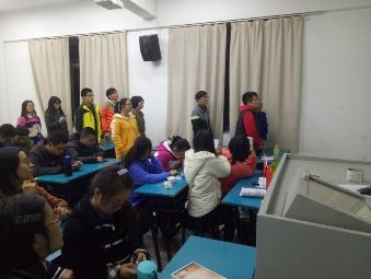 学习红歌的同学们 学习红歌的同学们